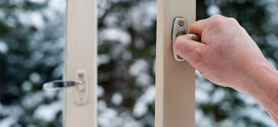 Fenster öffnen. Foto.
