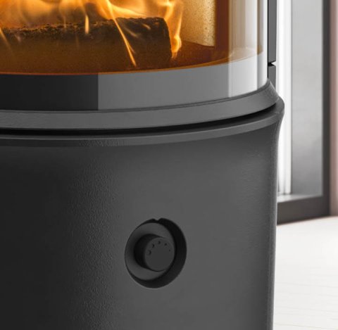 Detail: Luftkontrollknopf am schwarzen Holzofen Jøtul F 174 Zensoric